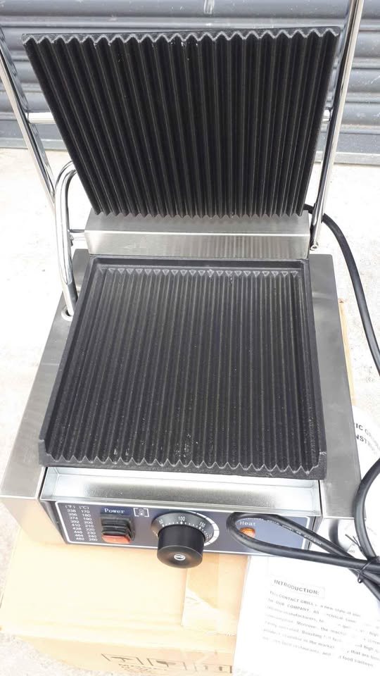 PANINI MACHINE electric contact grill - Image 3
