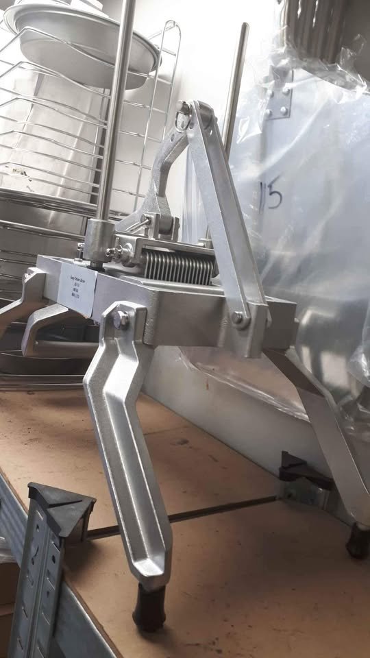 Commercial onion slicer/carrots cucumber slicer - Image 3