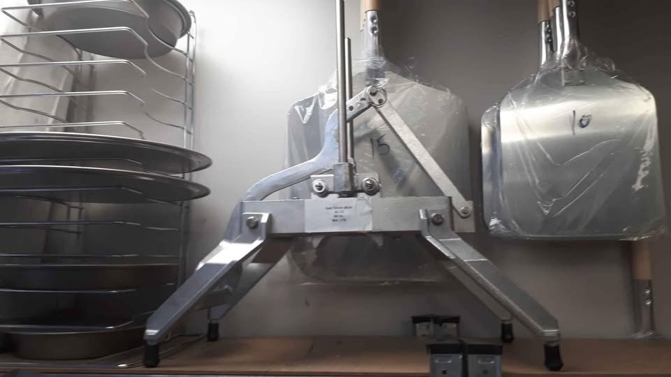 Commercial onion slicer/carrots cucumber slicer - Image 5