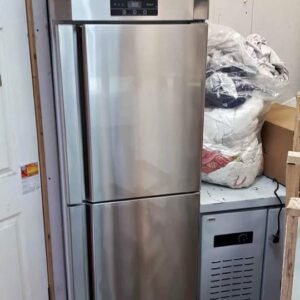 Commercial upright single door freezer
